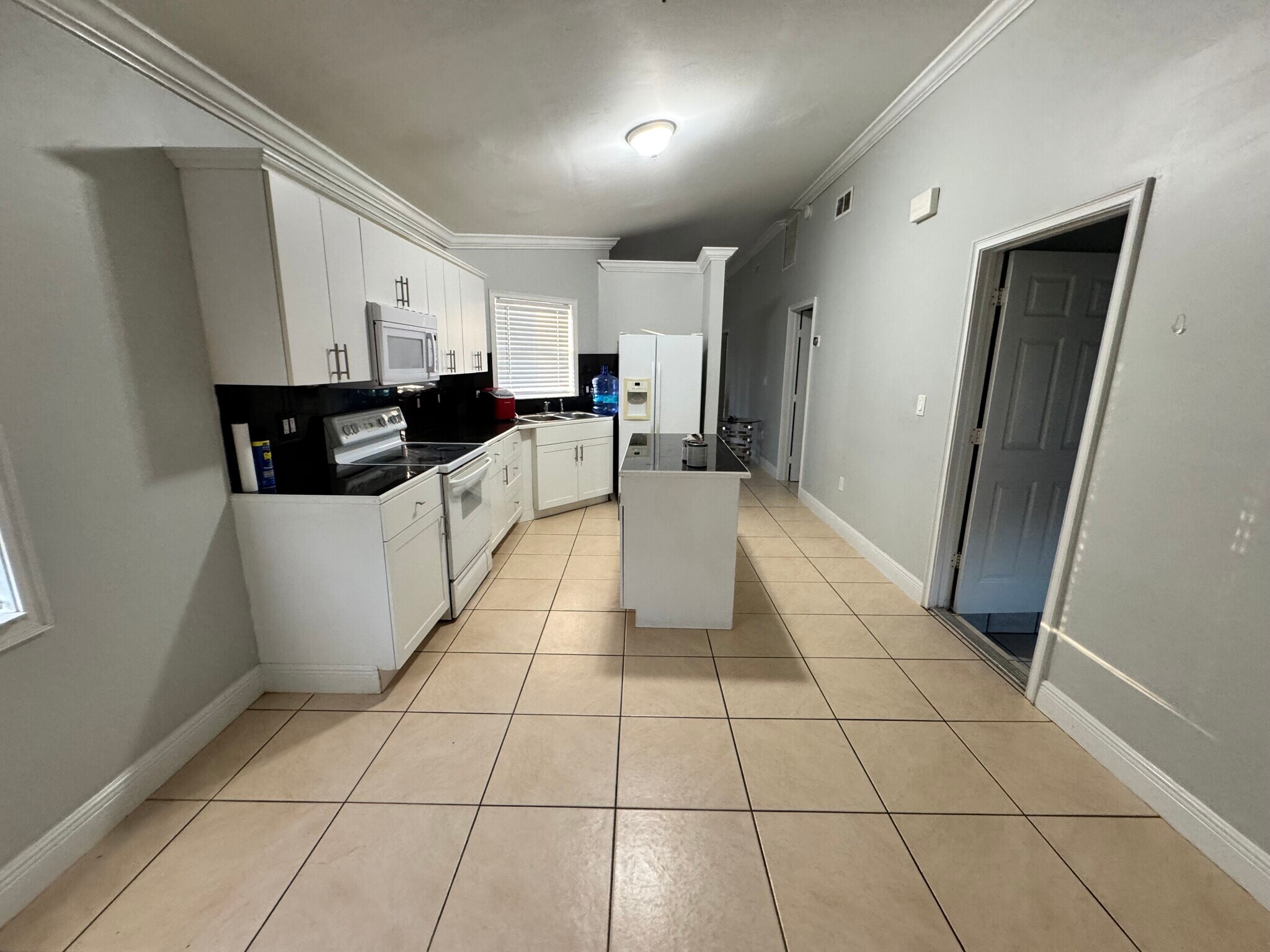 Building Photo - 4616 28th St SW