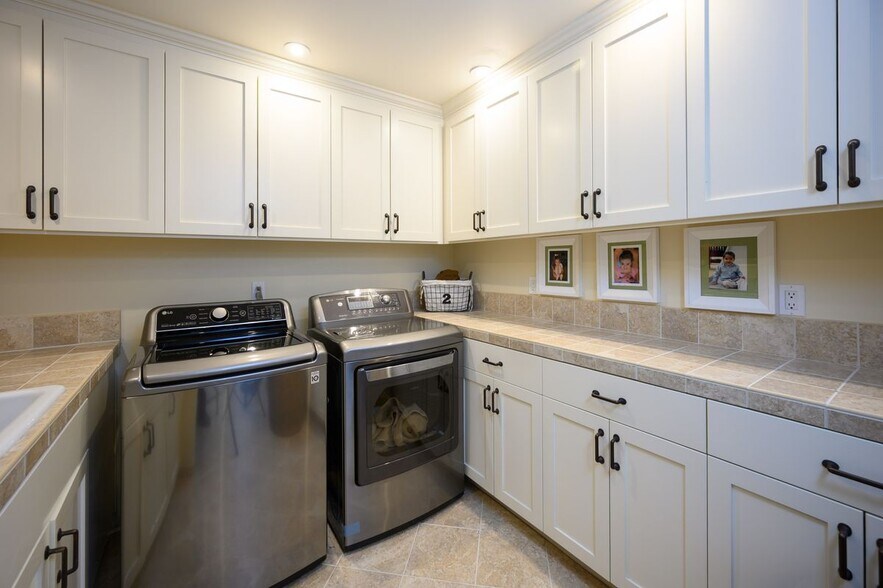 Building Photo - 334 La Amatista Rd