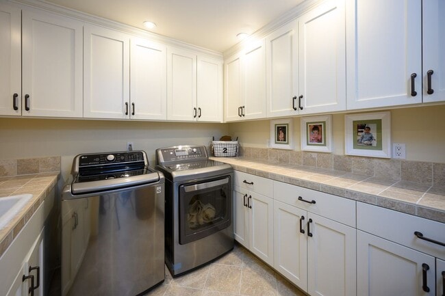 Building Photo - 334 La Amatista Rd