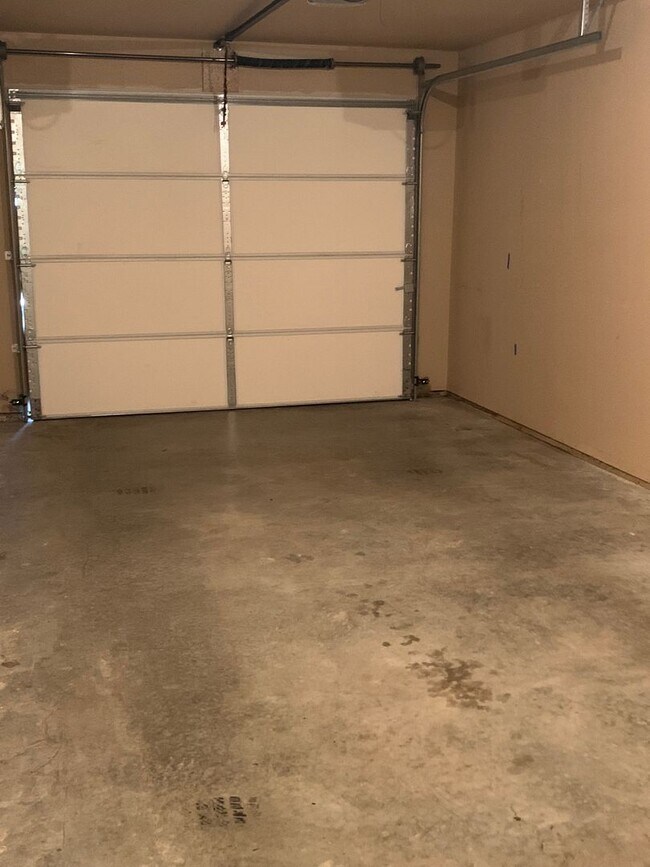 Building Photo - 7614-MF2-E4