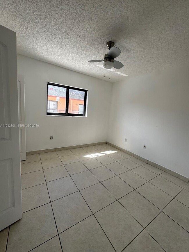 Building Photo - 5309 W 22nd Ct