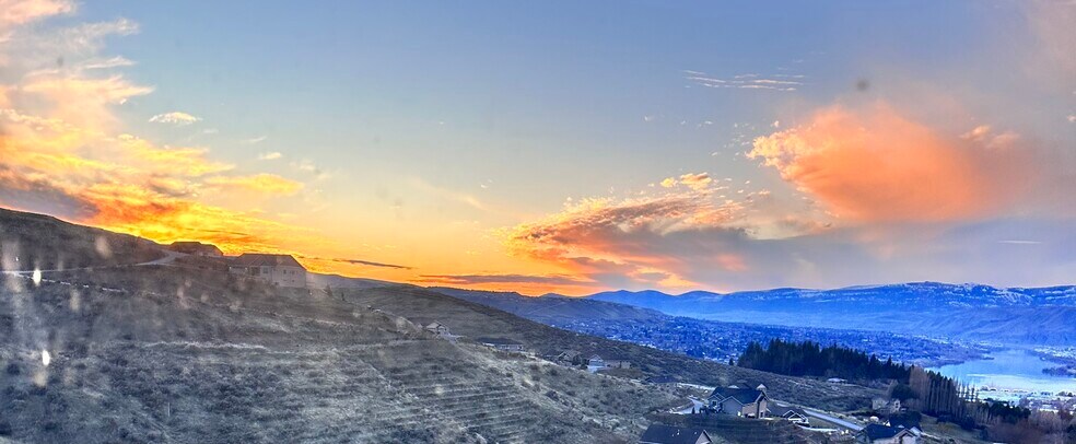 Building Photo - 3933 Burch Mountain Rd