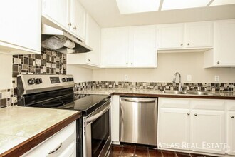 Building Photo - 4035 W Harmont Dr