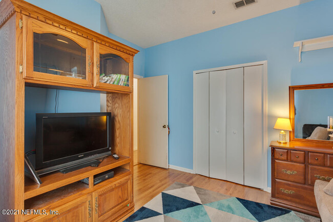 Building Photo - 1827 Wildwood Creek Ln