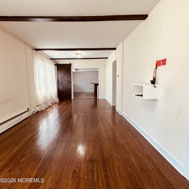 Building Photo - 410 2nd Ave