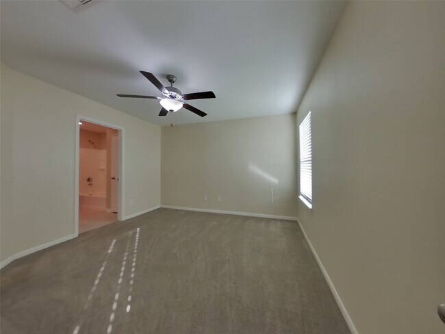 Building Photo - 821 Painted Bison Dr