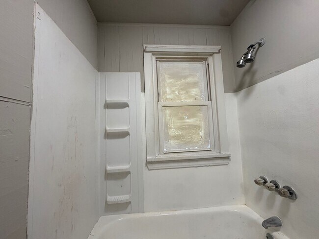 Building Photo - 117 W 30th St