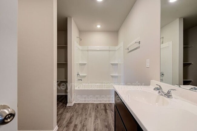 Building Photo - 755 Foxtail Dr