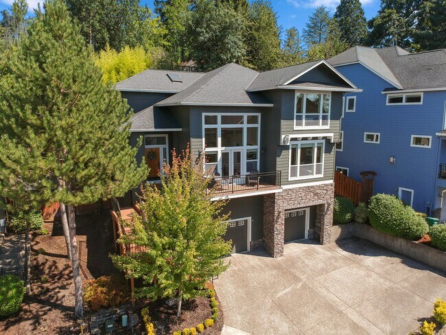 Building Photo - 7068 SW Valenta Ct
