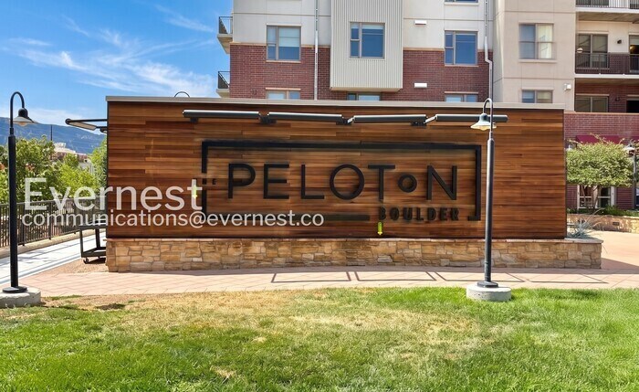 Building Photo - 3601 Arapahoe Ave