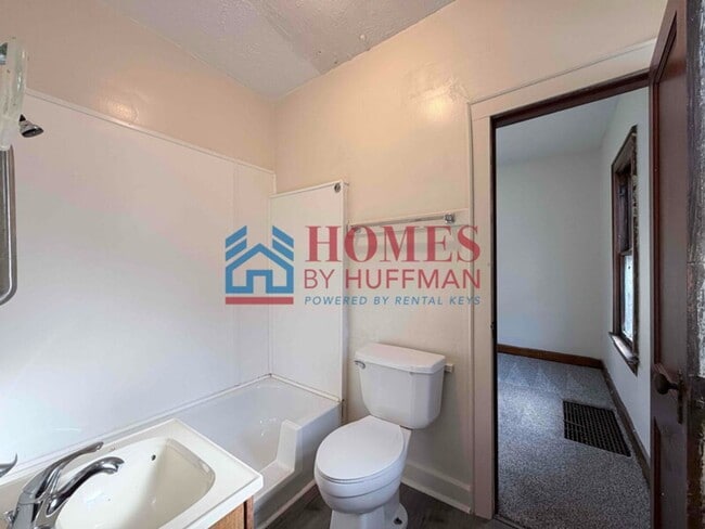 Building Photo - Three Bedroom House | Now Available