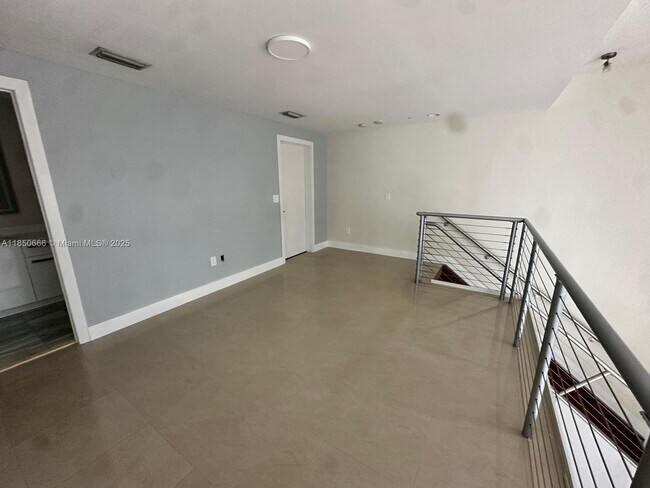 Building Photo - 1050 Brickell Ave