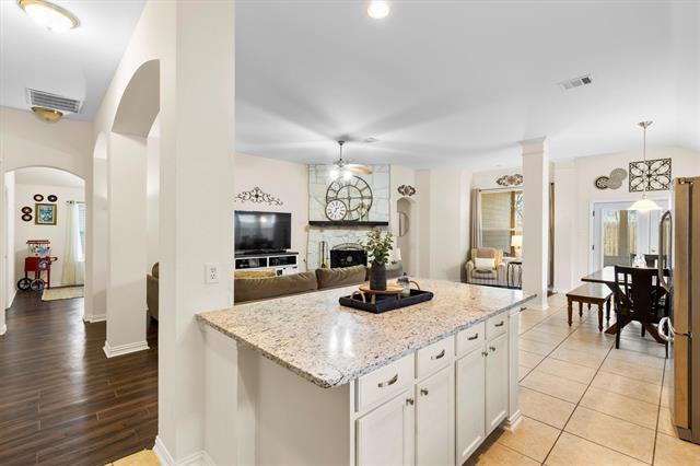 Building Photo - 332 Highland Ridge Dr