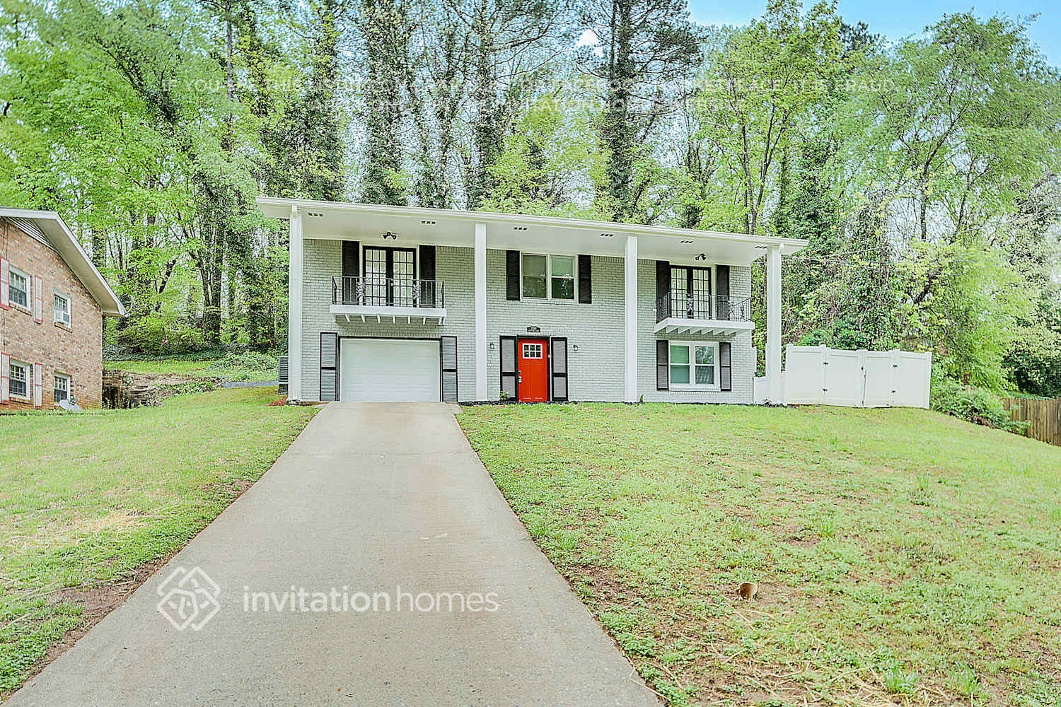 Building Photo - 2369 Brentford Pl