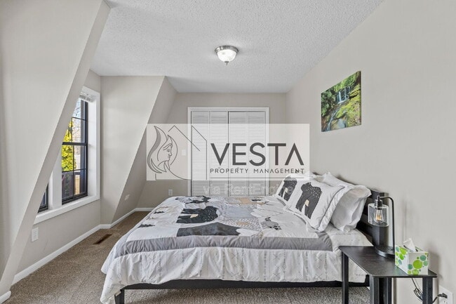 Building Photo - 588 Ray Hill Rd