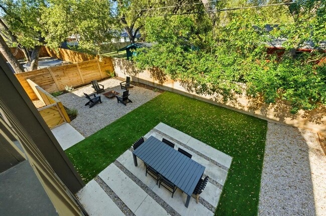 Building Photo - 5006 Gladeview Dr