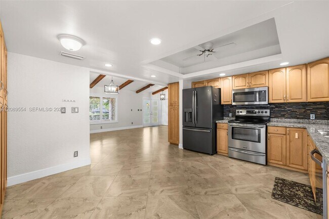 Building Photo - 7700 NW 11th Pl