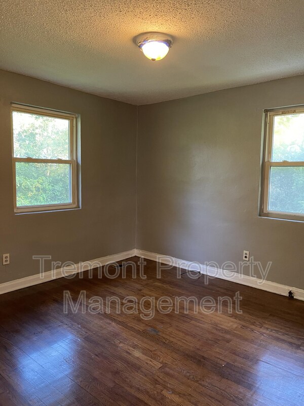 Building Photo - 553 Arlington Ave