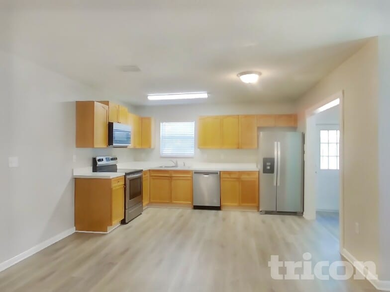 Building Photo - 2122 Center Way