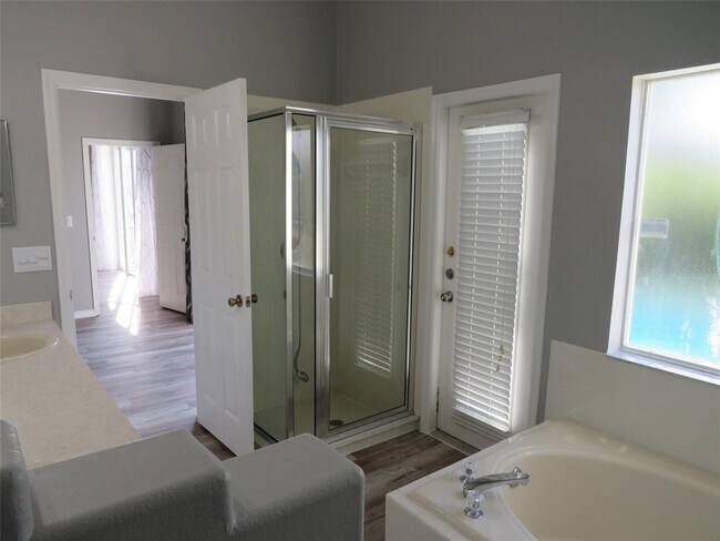 Building Photo - 16625 Palm Spring Dr