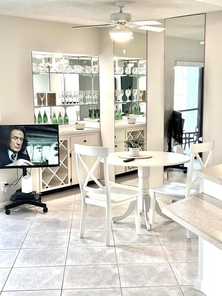 Building Photo - 1605 S US Hwy 1