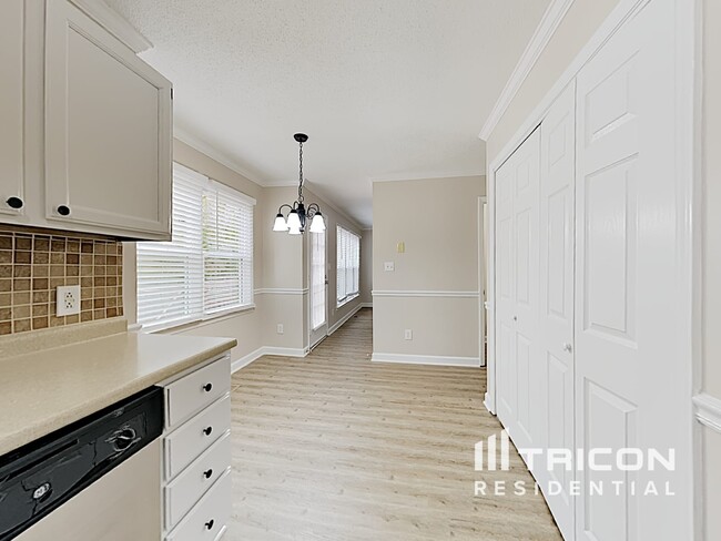 Building Photo - 901 Big Bend Ct
