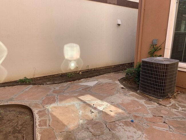 Building Photo - Beautiful 4 Bedroom, 2.5 Bath Mountain Hou...