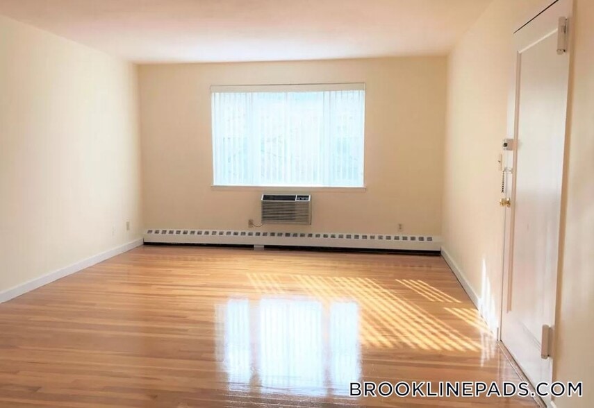 Building Photo - 59 Parkman St