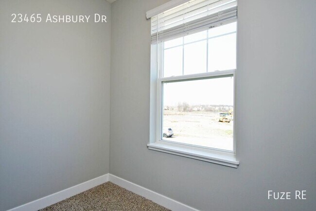 Building Photo - 23465 Ashbury Dr