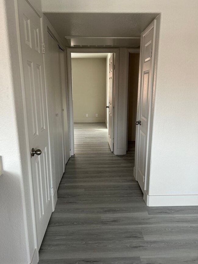 Building Photo - ***Rock Springs 2 Upper Level, Unfurnished, 2 Bedroom, 2 Bath Condo***