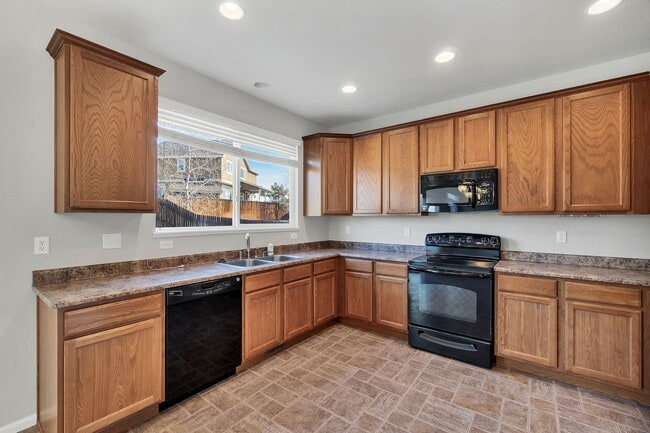 Building Photo - Beautiful 2 Story Home!