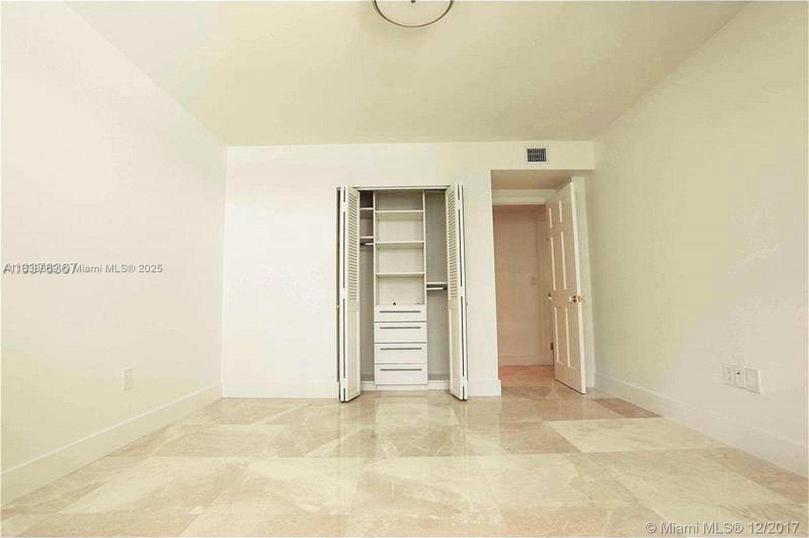 Building Photo - 177 Ocean Lane Dr