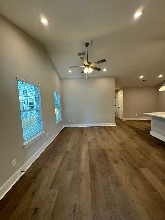 Building Photo - 145 Brawley Villas Pl