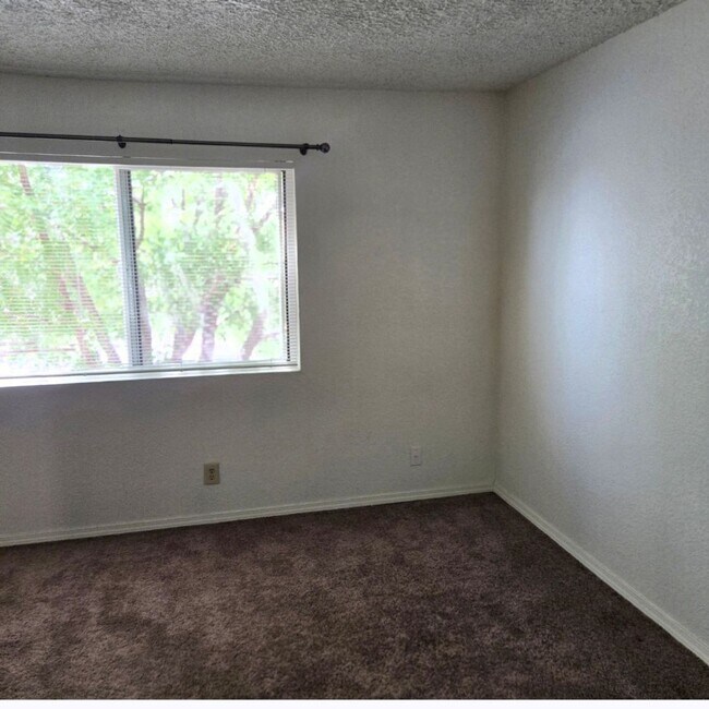 Building Photo - CALL US TODAY AT (505) 808-6467 TO SCHEDULE A CONVENIENT SHOWING