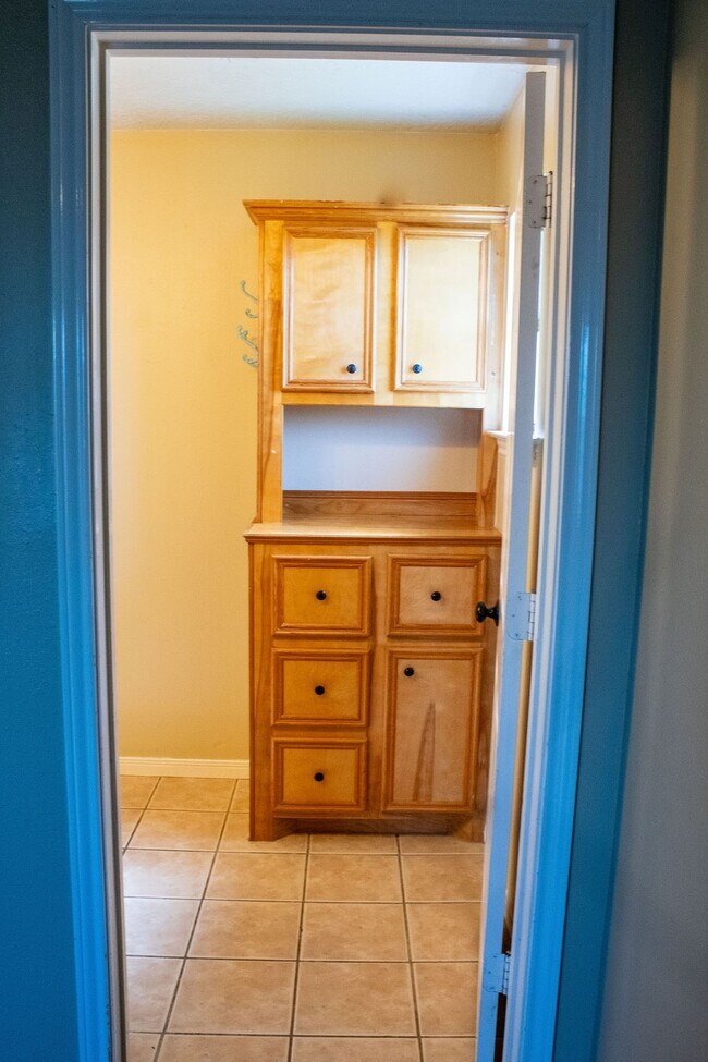 Building Photo - 9550 Thousand Oaks Loop