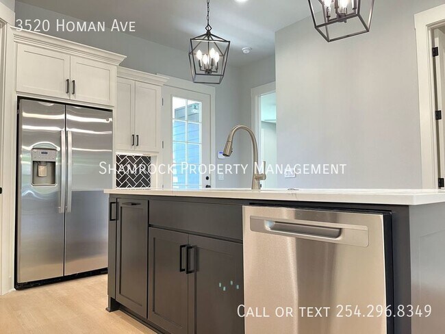 Building Photo - New Central Waco Home