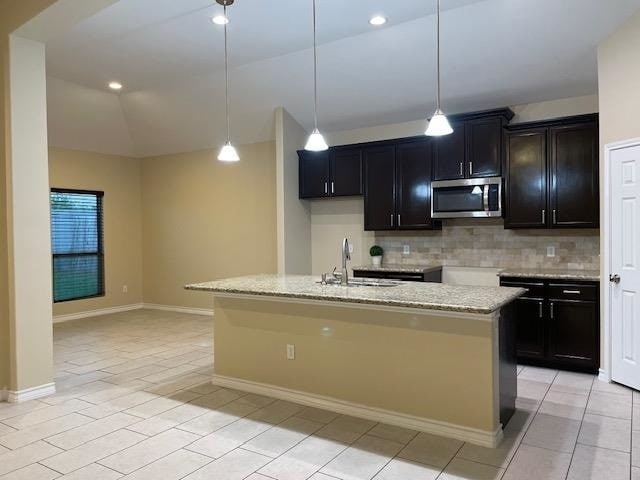 Building Photo - 507 Altozano Dr