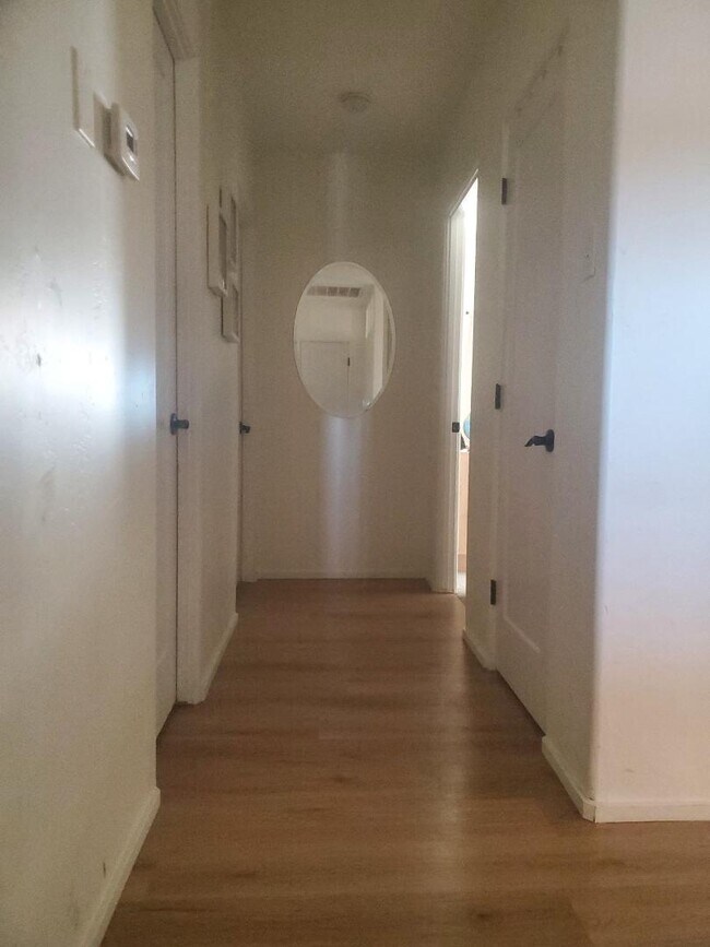 Building Photo - 1520 W Encanto Blvd