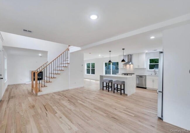 Building Photo - 34 Huyler Rd