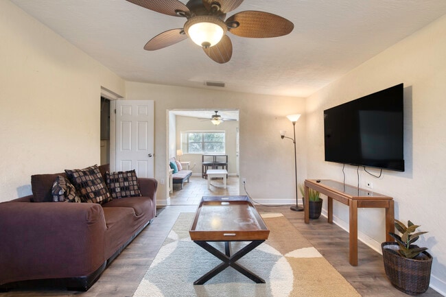 Building Photo - 114 Lynnhurst Dr