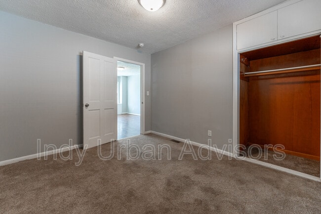 Building Photo - 724 E Pleasant Run Parkway North Dr