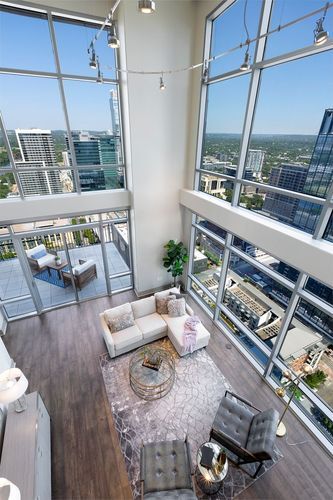 Building Photo - 102 Colorado St