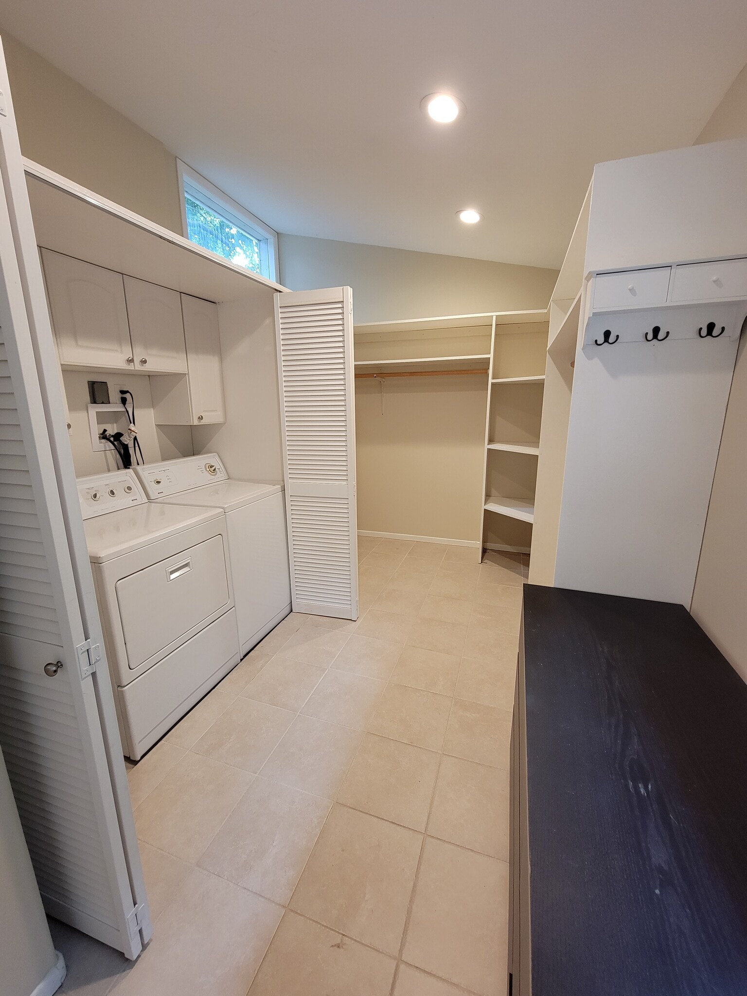 Building Photo - 5011 Lockhaven Ave