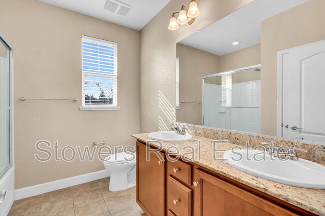 Building Photo - 718 El Paseo Cir