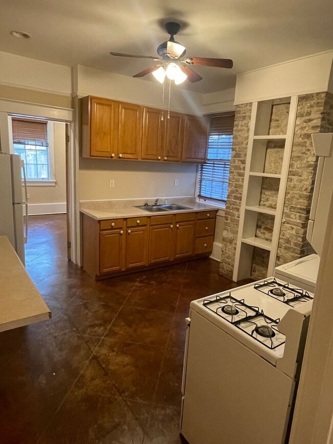 Building Photo - 1BD/1BA Shotgun in MidCity