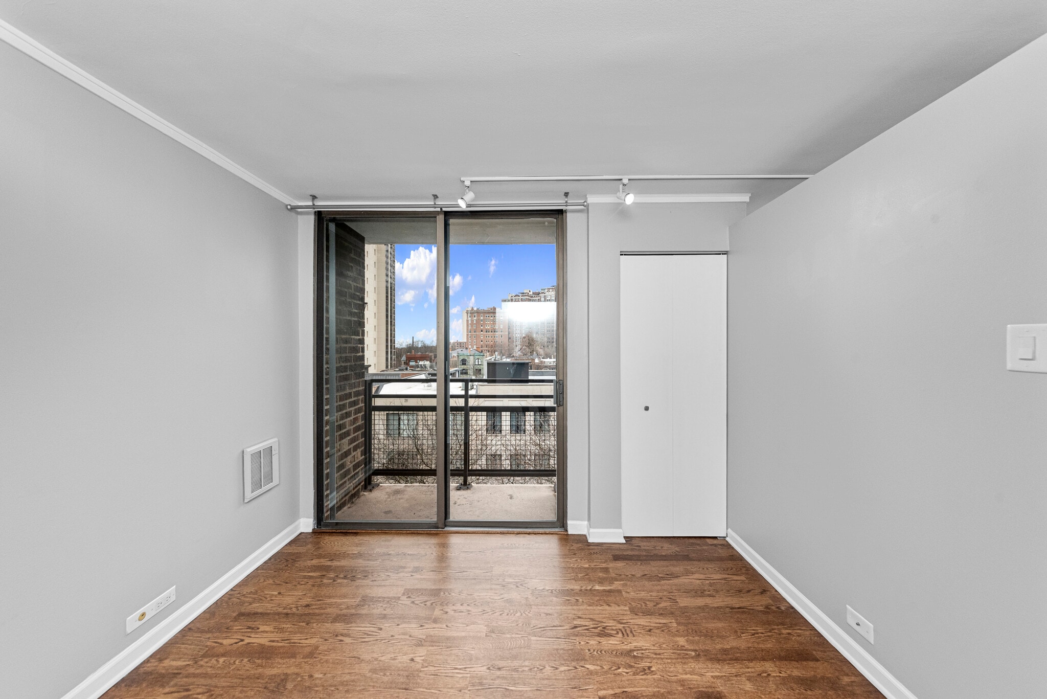 Building Photo - 2600 N Hampden Ct