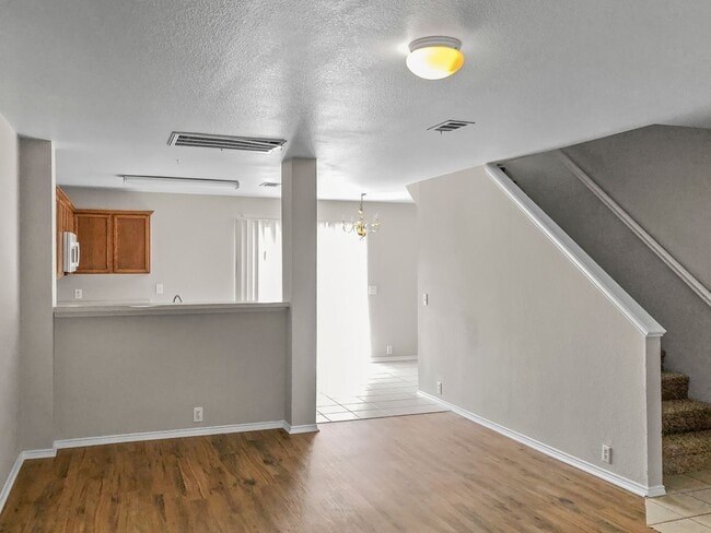Building Photo - Charming 4 Bedroom Two Story Home in Ft. W...