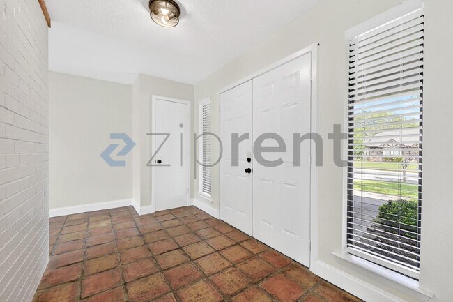 Building Photo - 1006 Tulane Dr