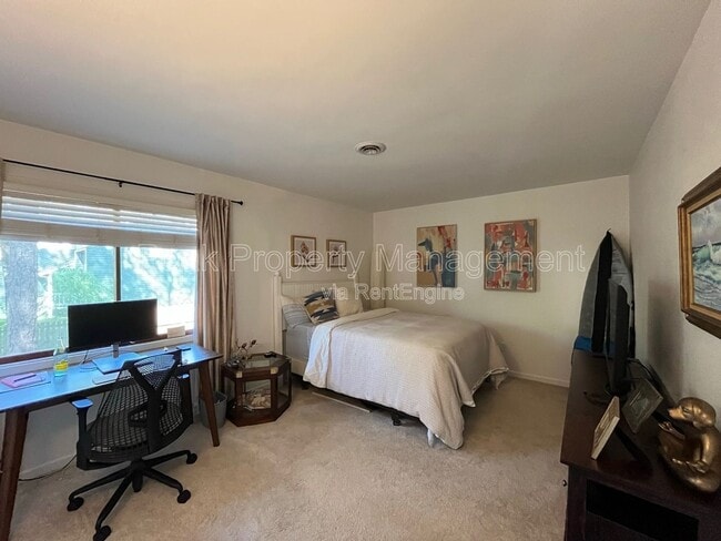 Building Photo - 2107 Persimmon Trek