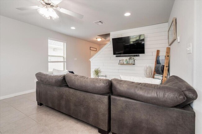 Building Photo - 144 Syrah Ct